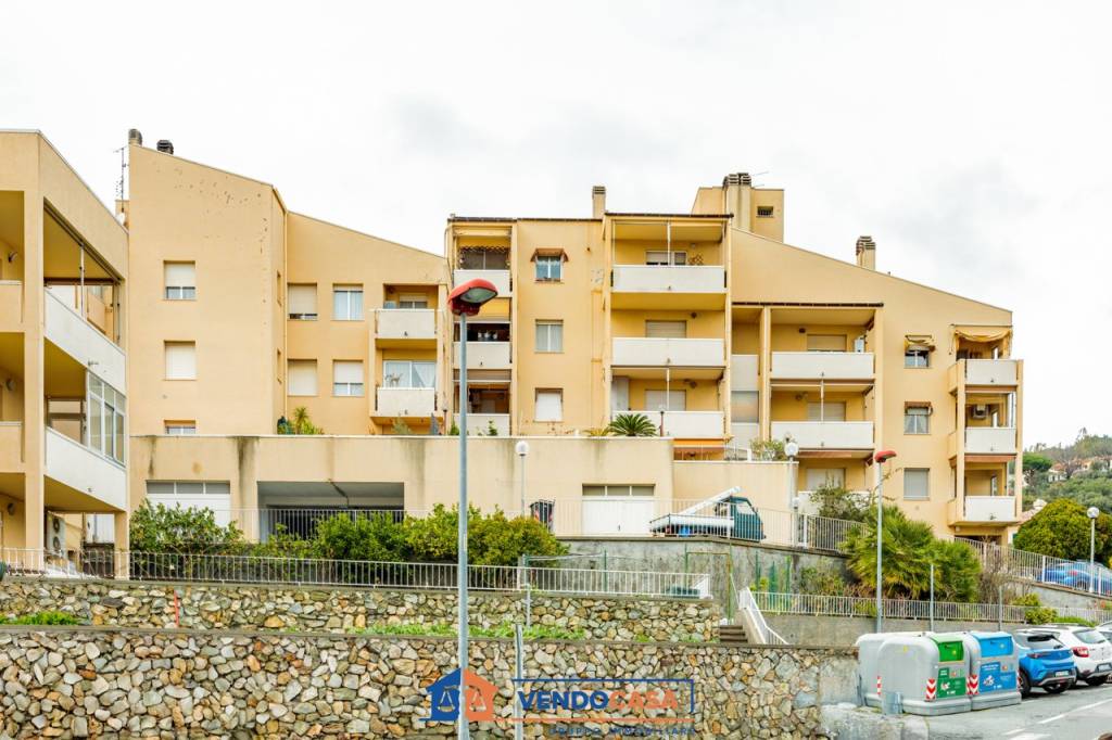 Appartamento in vendita a Spotorno via alla Rocca, 10