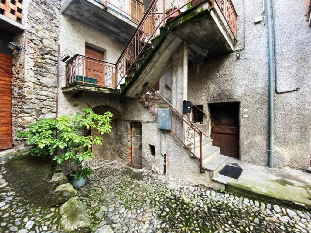 Appartamento in vendita a Ponte in Valtellina via Giuseppe Piazzi, 41