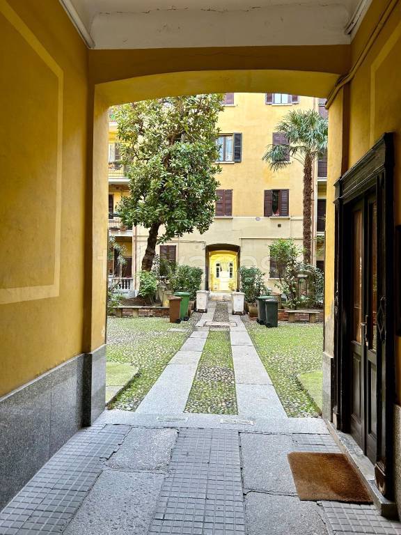 Appartamento in in vendita da privato a Milano via Stendhal, 30