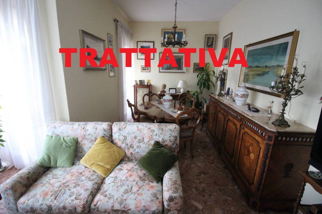 Appartamento in vendita a Roma via Adolfo Ravà