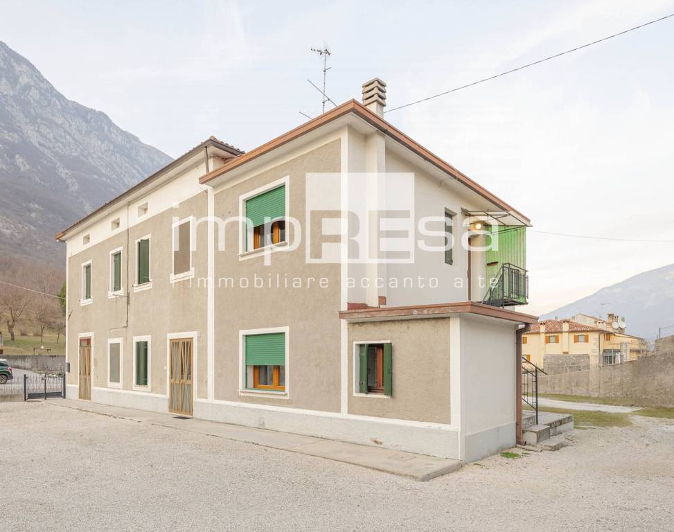 Casa Indipendente in vendita a Vittorio Veneto via nove alto, 116