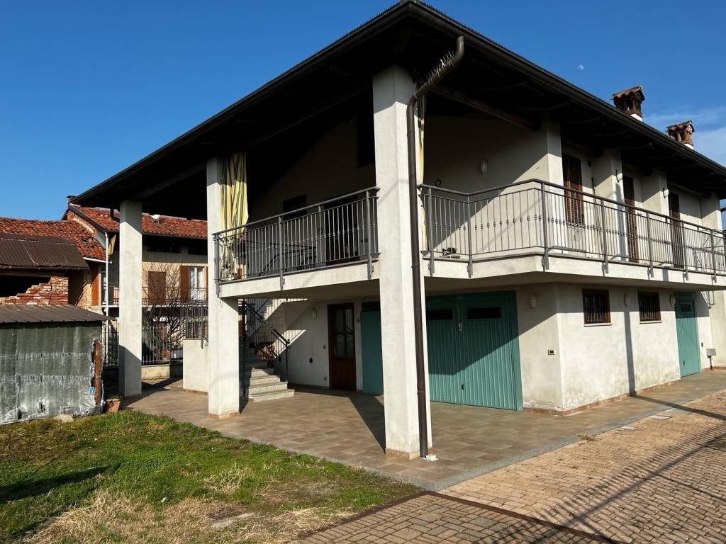 Villa in vendita a Rivarolo Canavese via (frazione obiano) canton mosetti