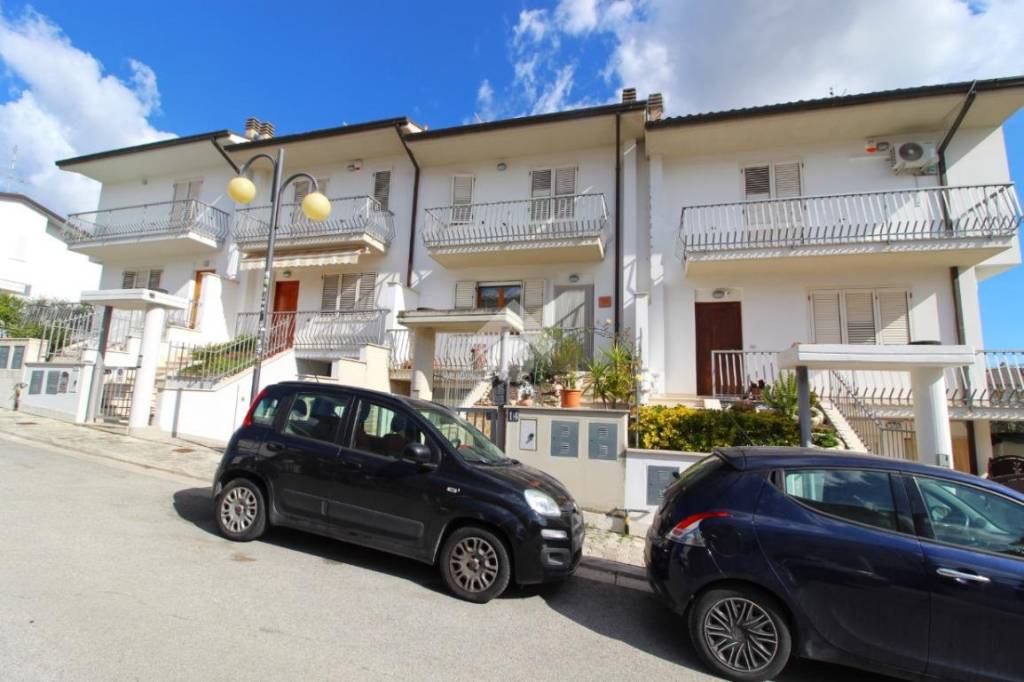 Villa a Schiera in vendita a Colli del Tronto villa a schiera Via Giuseppe di Vittorio, 14