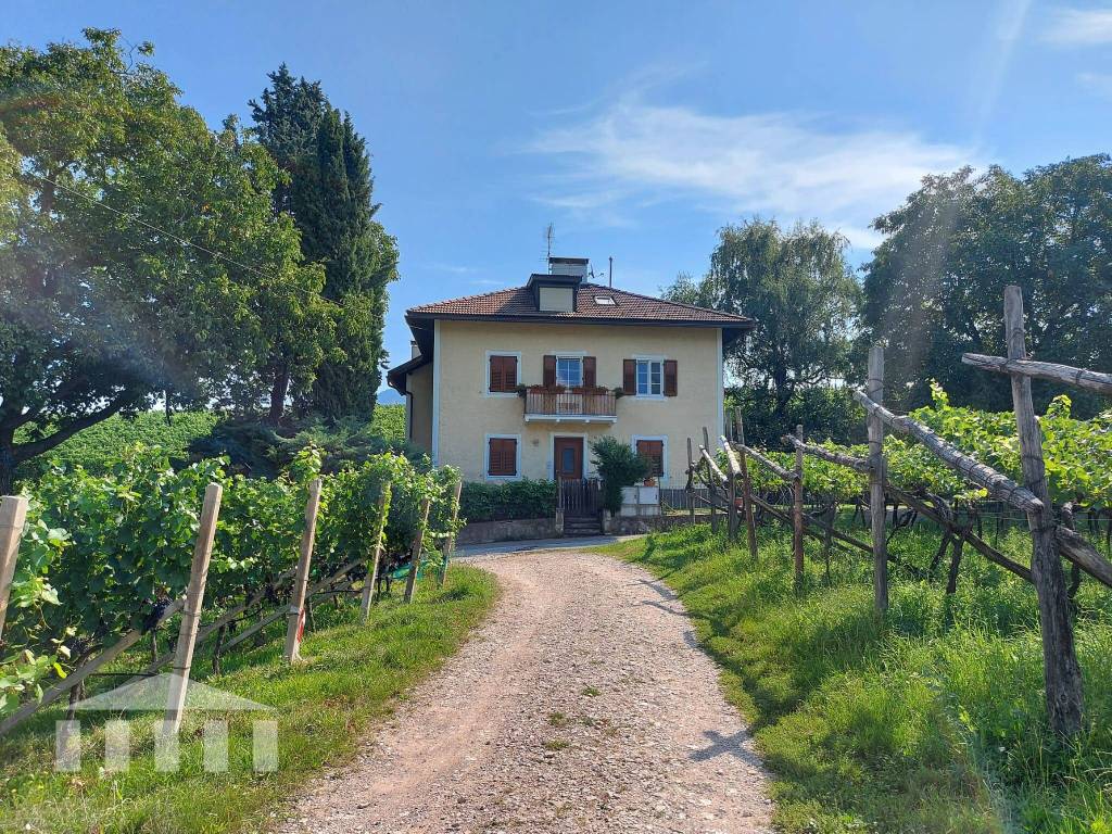 Villa in vendita ad Appiano sulla strada del vino