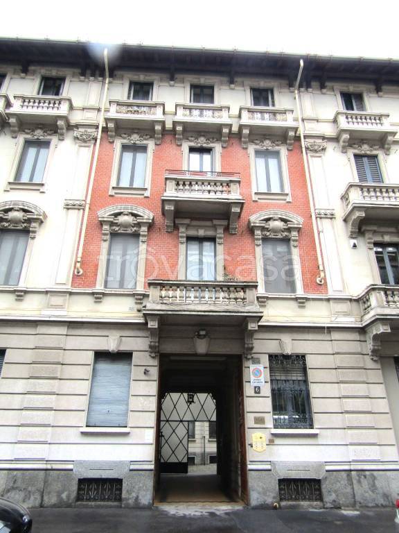 Magazzino in vendita a Milano via Giovanni Cantoni