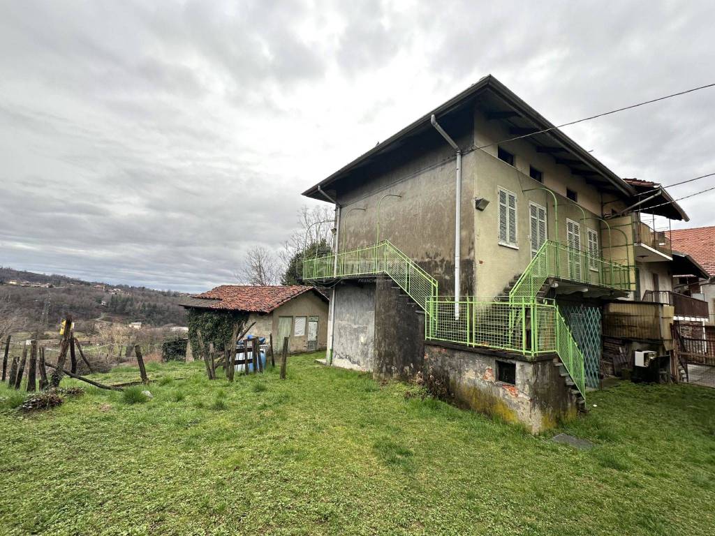 Casa Indipendente in vendita a Cossato via Monte Grappa