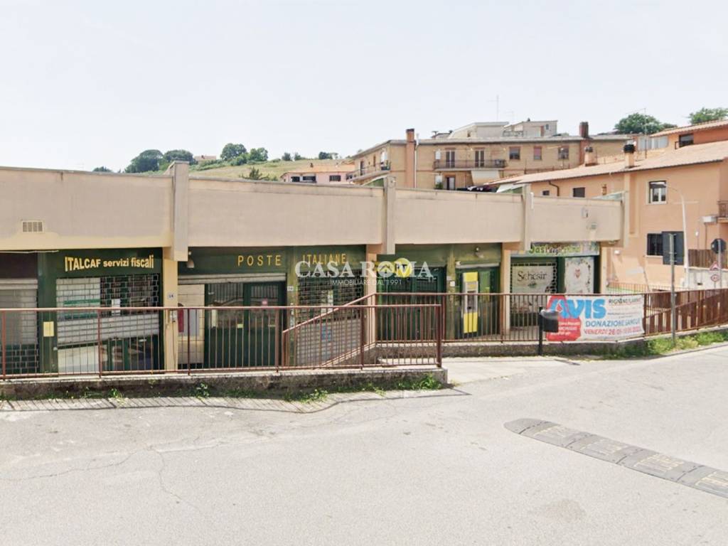 Negozio in vendita a Rignano Flaminio via Sant'Abbondio