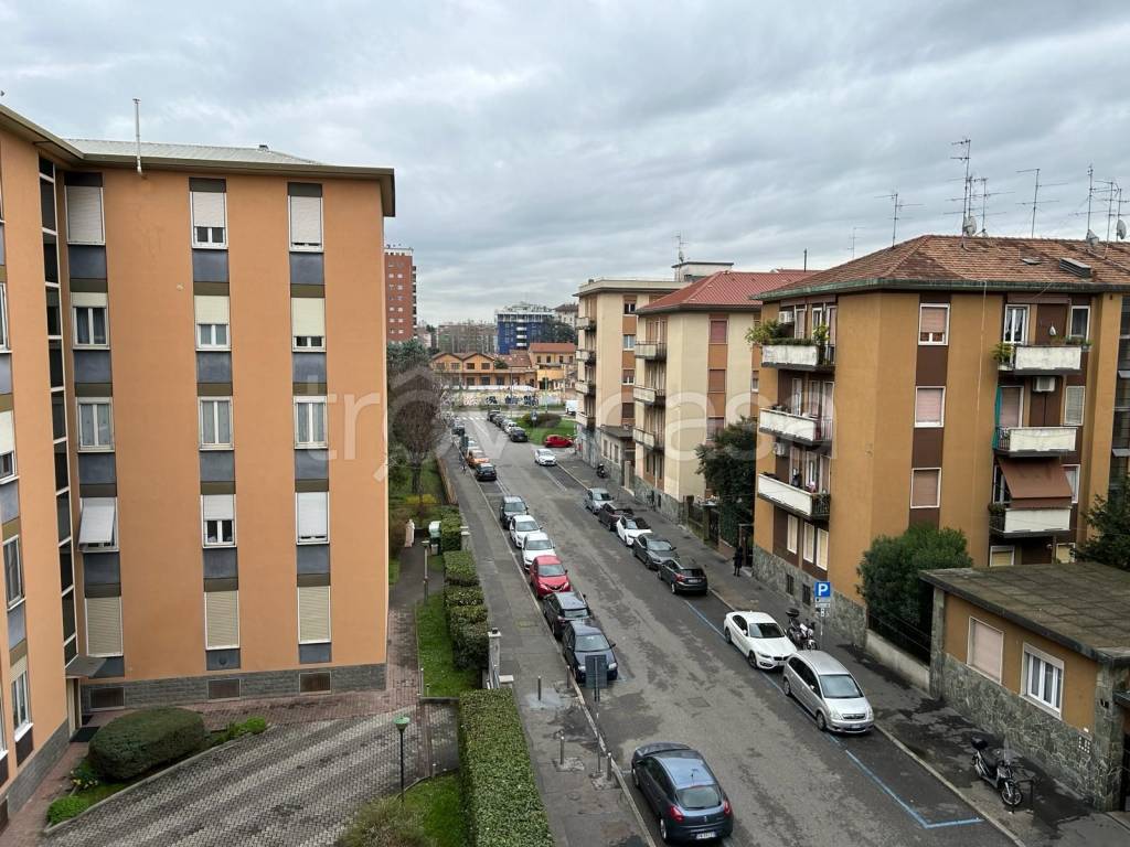 Appartamento in vendita a Milano via Ernesto Reinach, 6