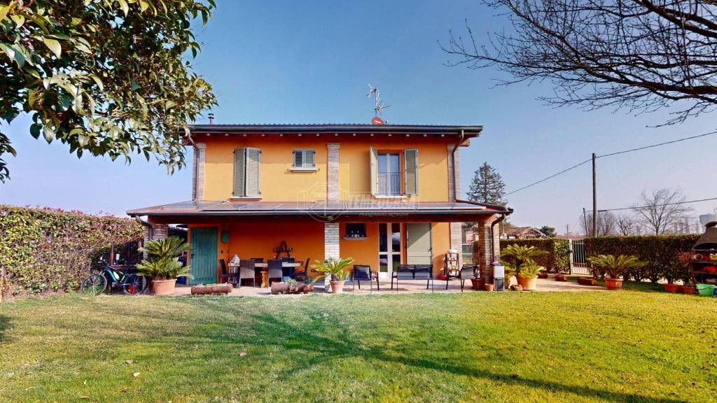 Casa Indipendente in vendita a Crevalcore via Panerazzi 1144