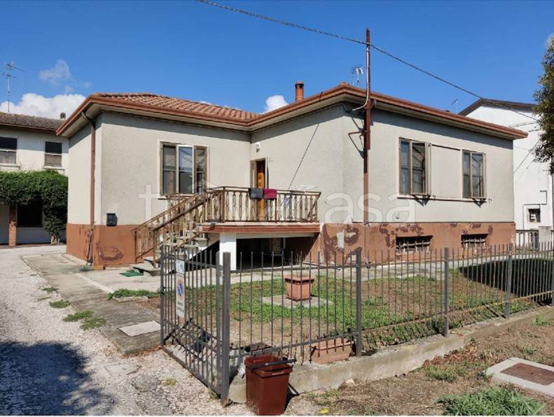 Casa Indipendente in in vendita da privato a Jolanda di Savoia via Martiri della Libertà, 81