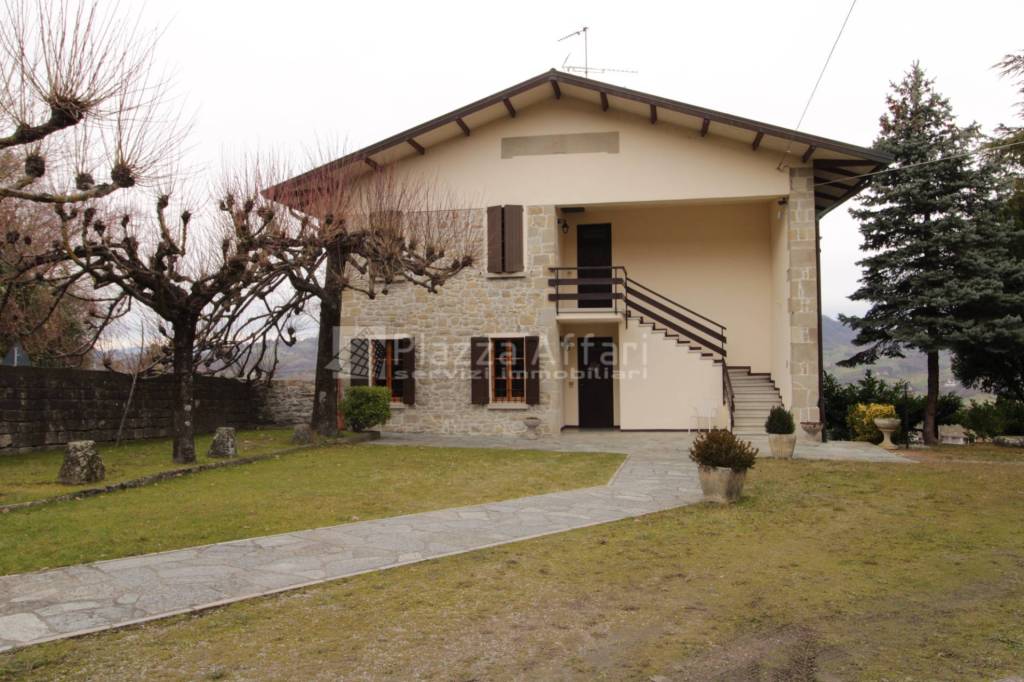 Casa Indipendente in vendita a Carpineti via San Vital, 79-81