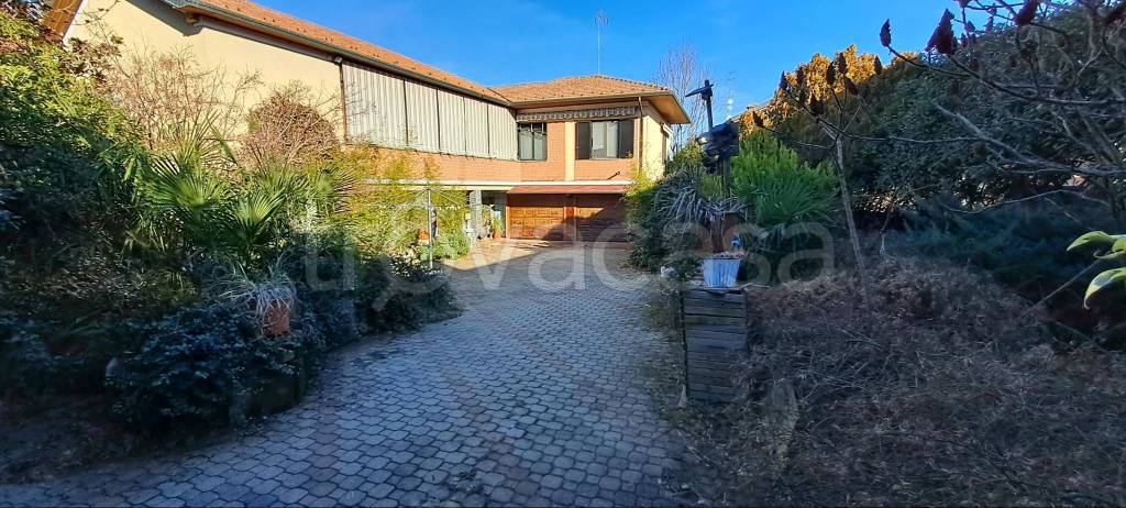 Villa in in vendita da privato a Cureggio via Edmondo De Amicis, 32