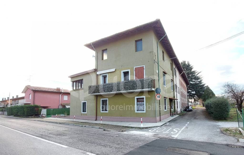 Casa Indipendente in vendita a Tavagnacco via Guglielmo Marconi, 60