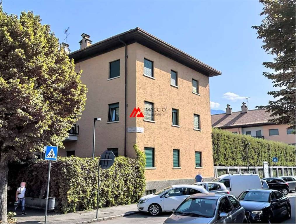 Appartamento in vendita ad Aosta via lexert, 2