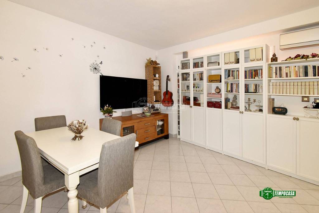 Appartamento in vendita a Pregnana Milanese via Giovanni Pascoli 1