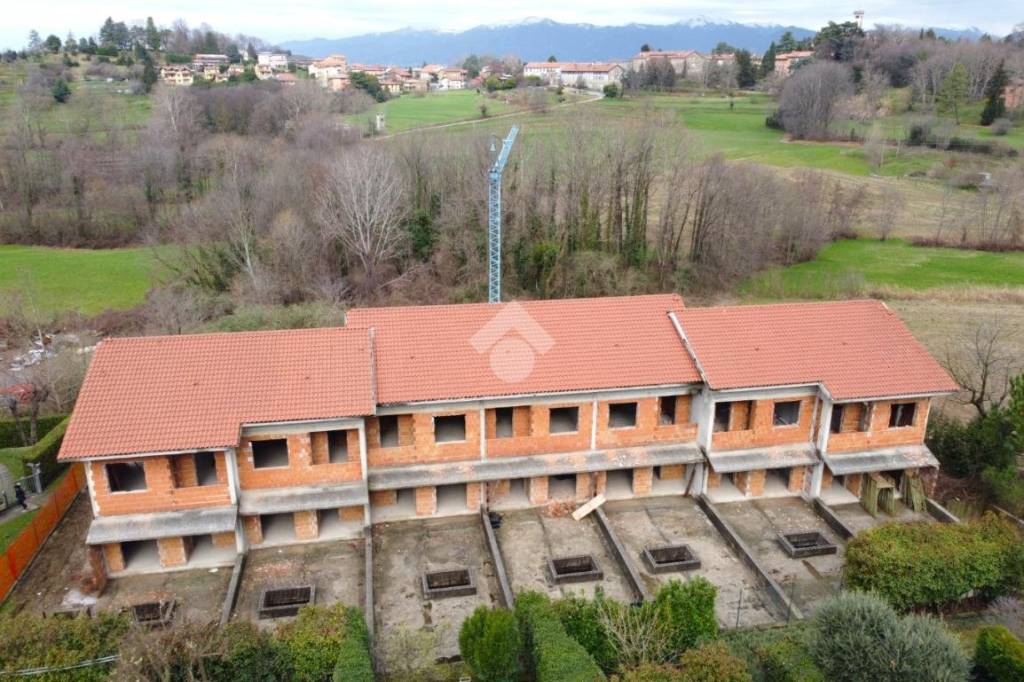 Villa a Schiera in vendita a Barzanò via XXV Aprile