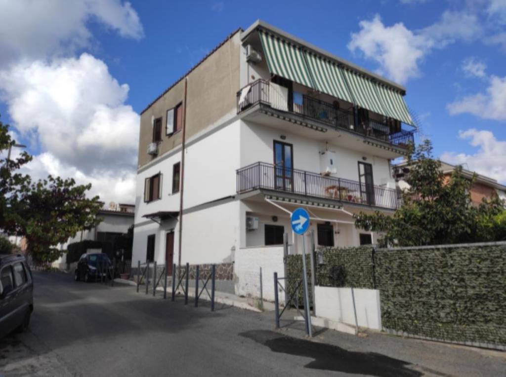Appartamento all'asta a Santa Marinella via Ortigara, 32