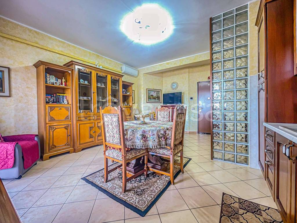 Appartamento in vendita a Pomezia via Carlo Alberto Dalla Chiesa