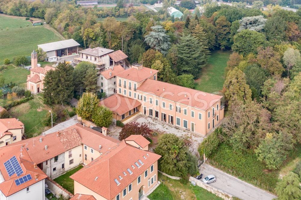 Villa in vendita a Besana in Brianza via Don Giovanni Battista Viganò
