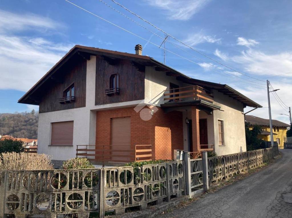Casa Indipendente in vendita a Valdilana frazione Baltigati, 15