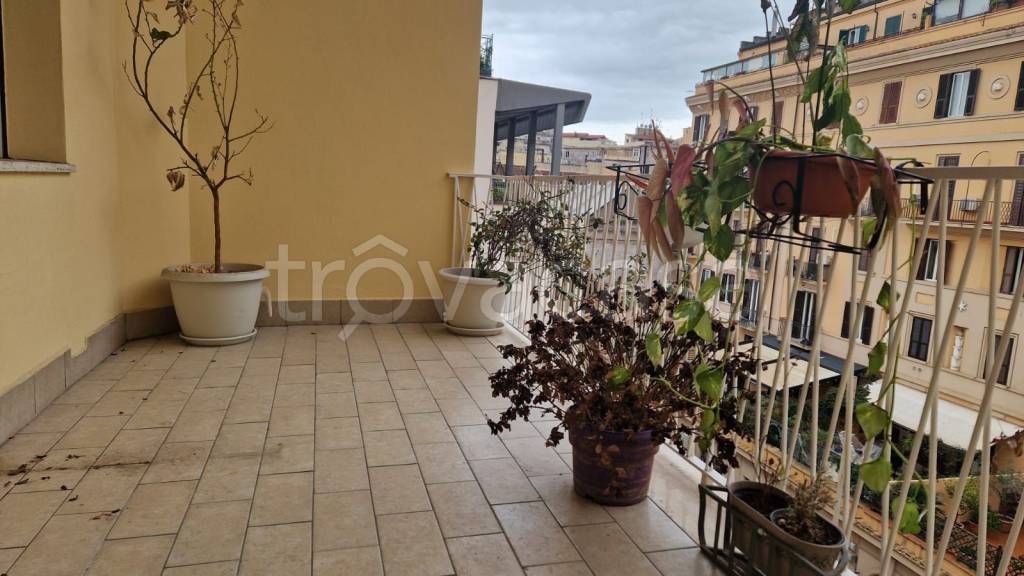 Appartamento in affitto a Roma via Salaria, 280