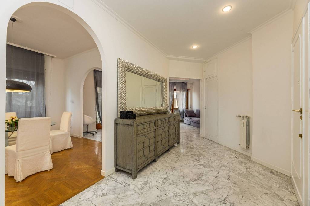 Appartamento in vendita a Roma via della Camilluccia, 19