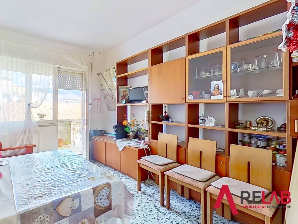 Appartamento in vendita a Velletri via Camillo Meda, 6