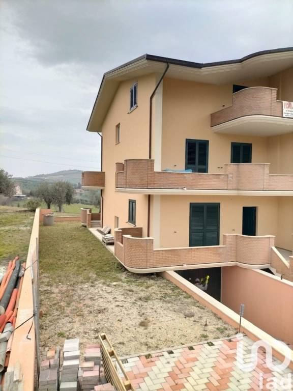 Villa in vendita a Sant'Omero via della Madonna, 74