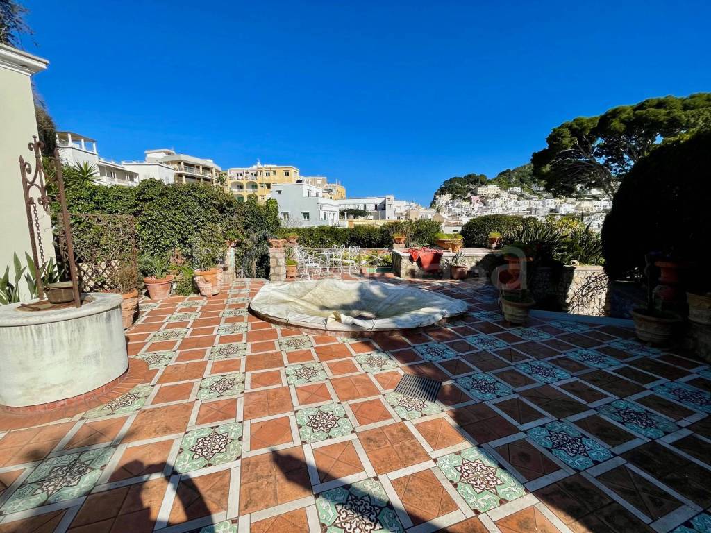 Appartamento in affitto a Capri via Dalmazio Birago