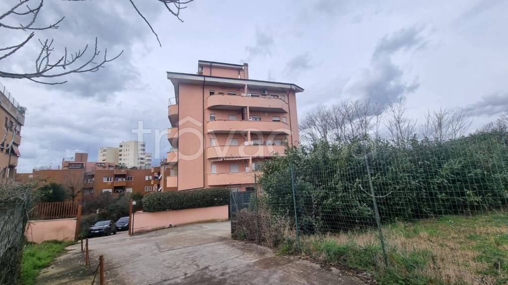 Appartamento in affitto a Guidonia Montecelio via delle Dalie