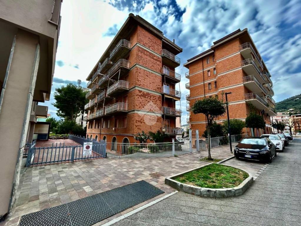 Appartamento in vendita ad Andora via Clavesana, 71