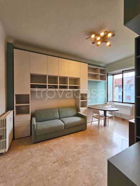 Appartamento in affitto a Milano via Rembrandt, 44