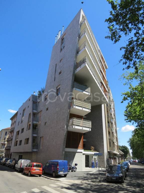 Appartamento in vendita a Milano viale Certosa, 92
