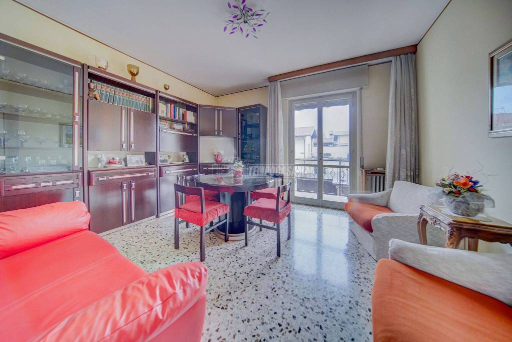 Appartamento in vendita a Somma Lombardo via Eugenio Villoresi 31