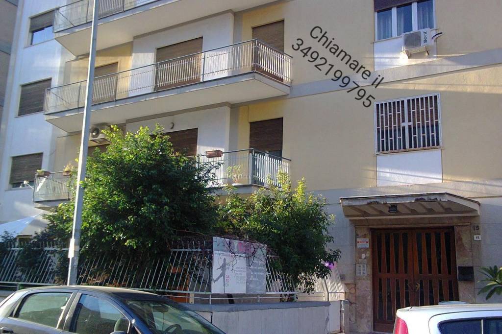 Appartamento in in vendita da privato a Palermo via Sardegna, 15