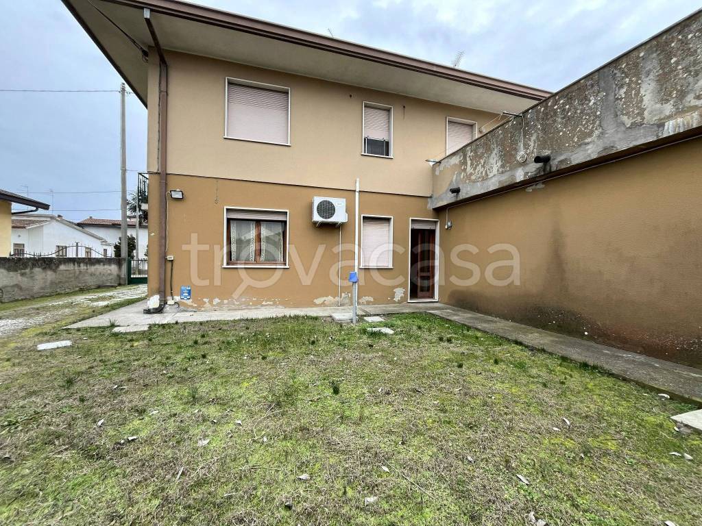 Appartamento in vendita a Taglio di Po via Roma, 5