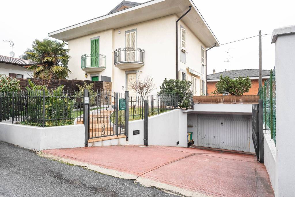 Villa Bifamiliare in vendita a Seriate via g.B. Moroni