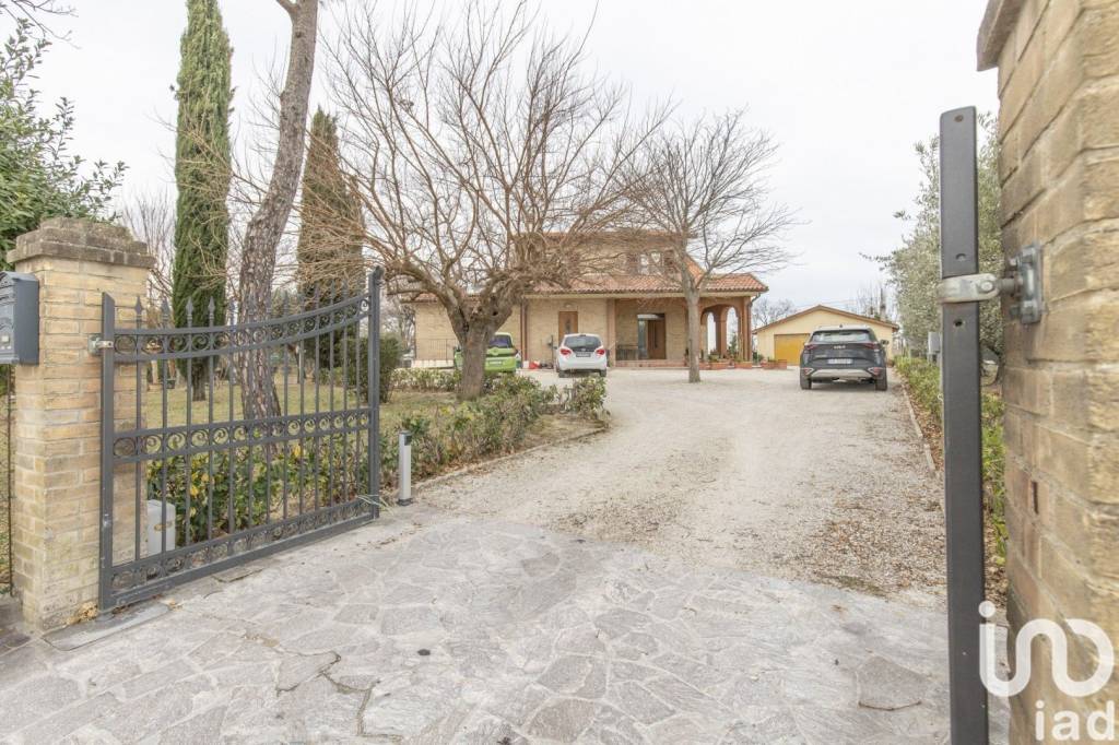 Villa Bifamiliare in vendita a Filottrano via Montepulciano, 22