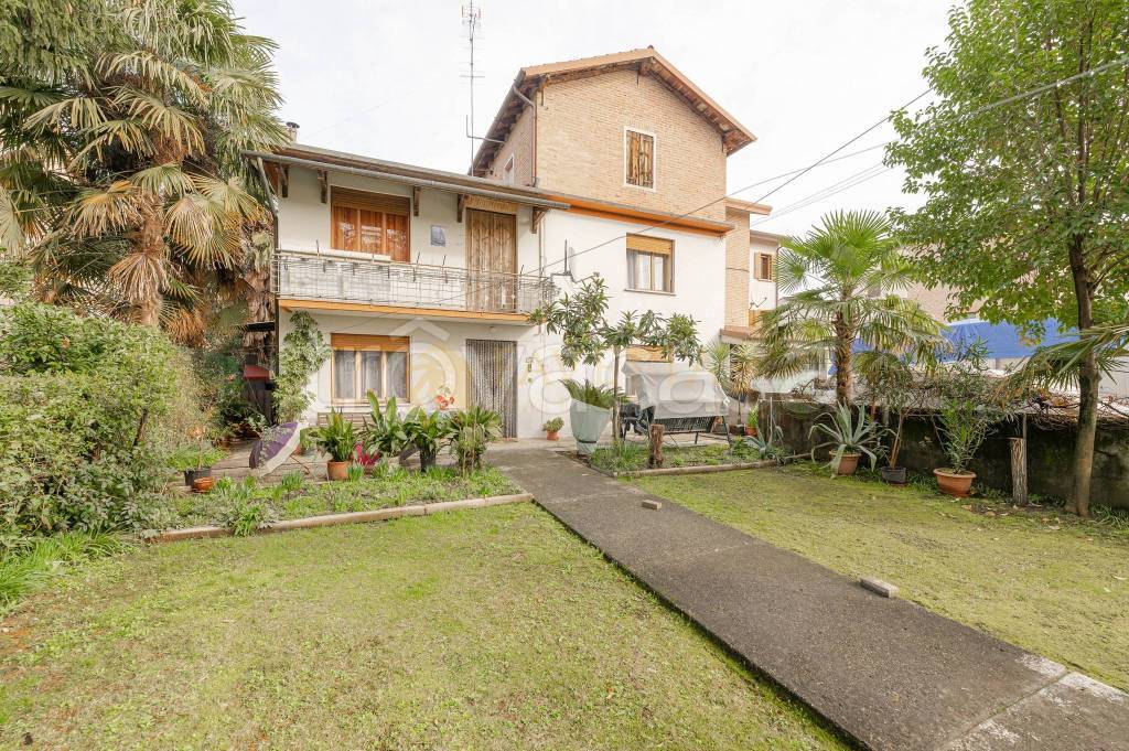 Villa in vendita a Spresiano via Luigi e Giulio Masi, 8
