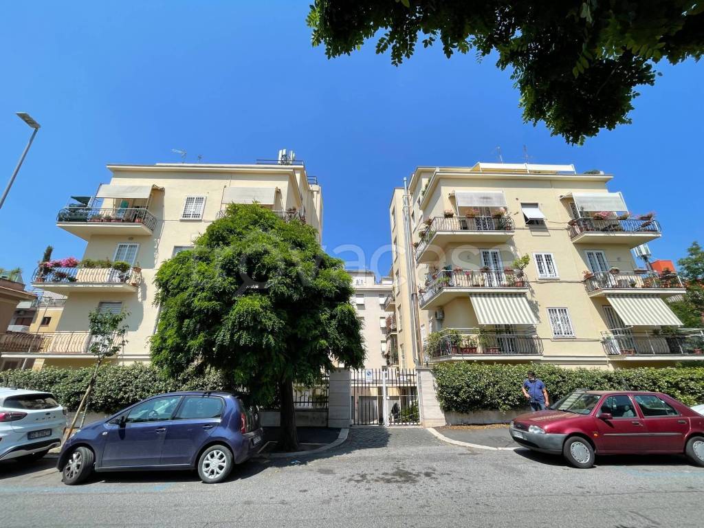 Appartamento in affitto a Roma via di Villa Chigi