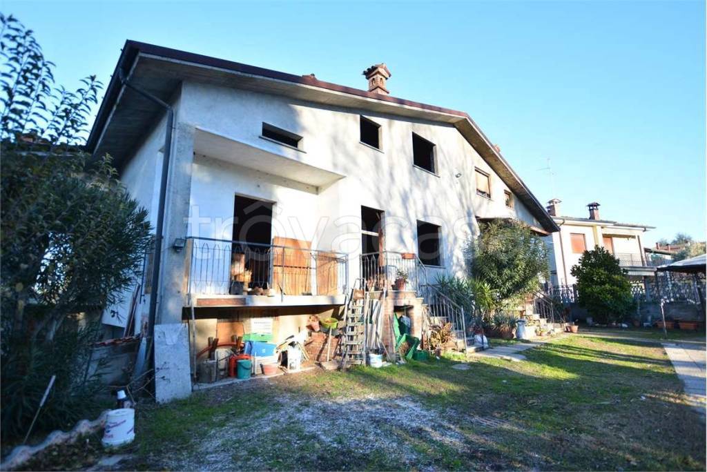 Villa in vendita a San Colombano al Lambro via lazzaretto, 30