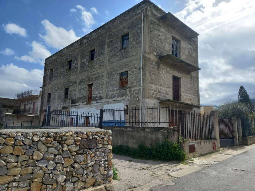 Casa Indipendente in vendita a Carini via Sant'Anna