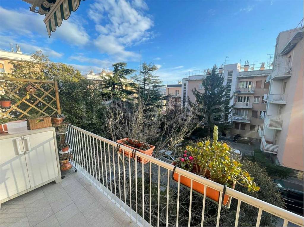 Appartamento in vendita a Trieste via Puccini , 36