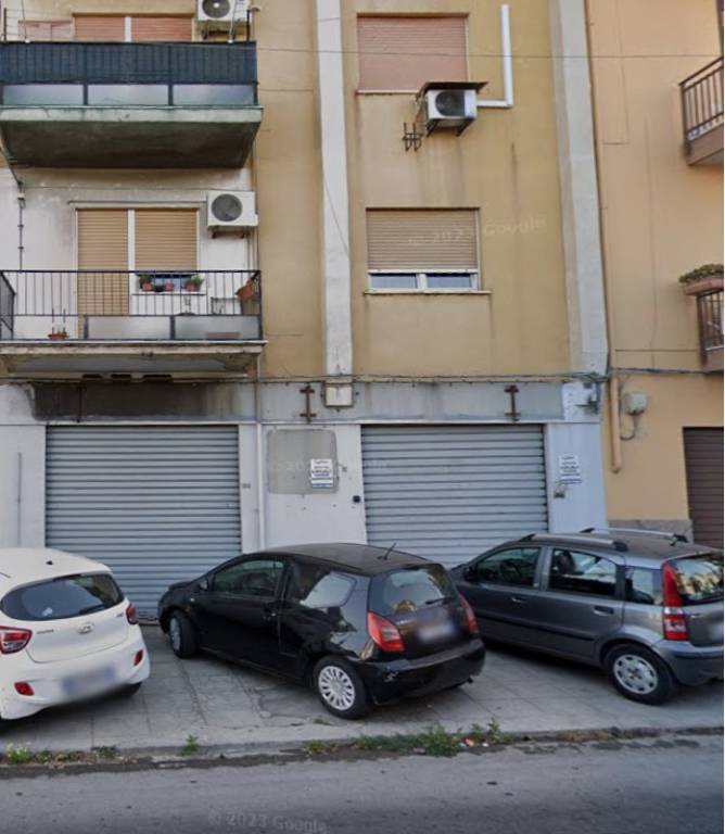 Magazzino in vendita a Palermo via Buonriposo, 24