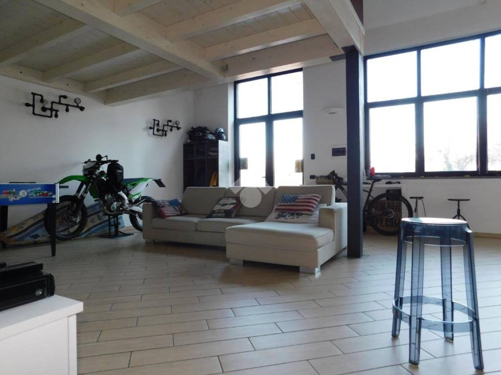 Appartamento in vendita a Somma Lombardo via Milano, 114