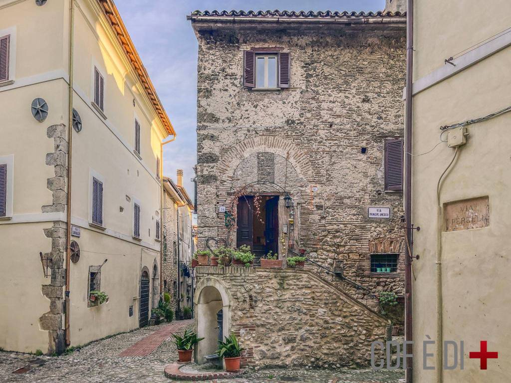 Casa Indipendente in vendita a Castelnuovo di Farfa via Umberto I