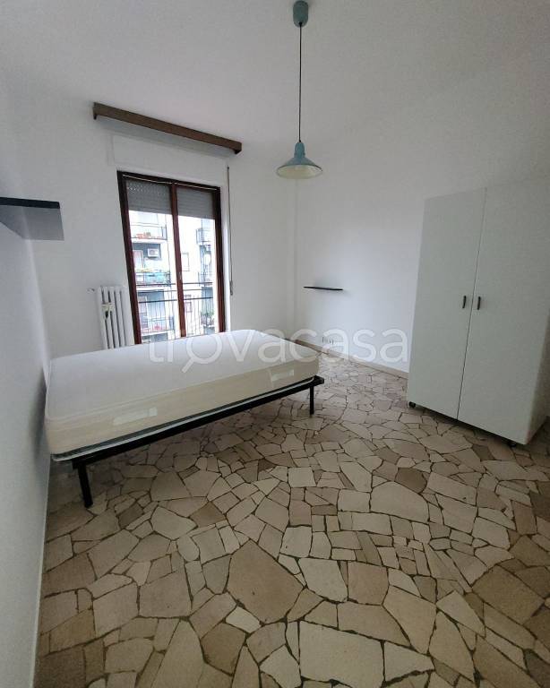 Appartamento in affitto a Milano via Mincio, 28