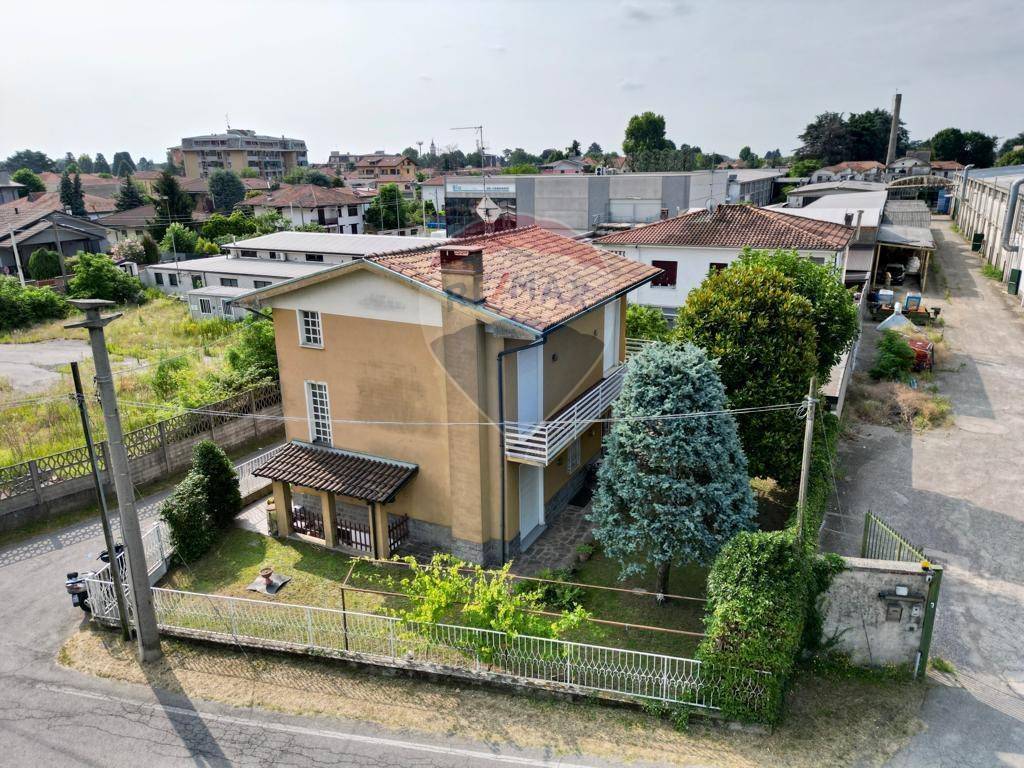 Casa Indipendente in vendita a Castano Primo via madonna di gree, 7
