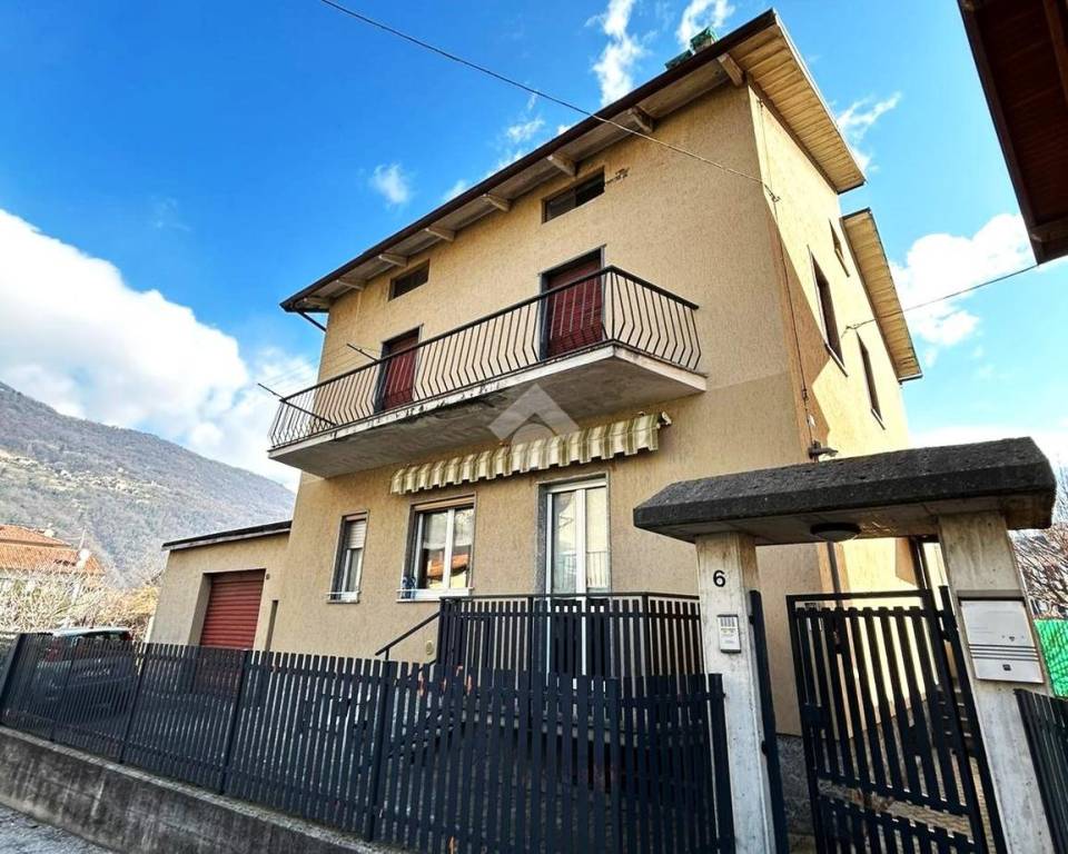 Casa Indipendente in vendita a Morbegno via Fratelli Ligari, 6