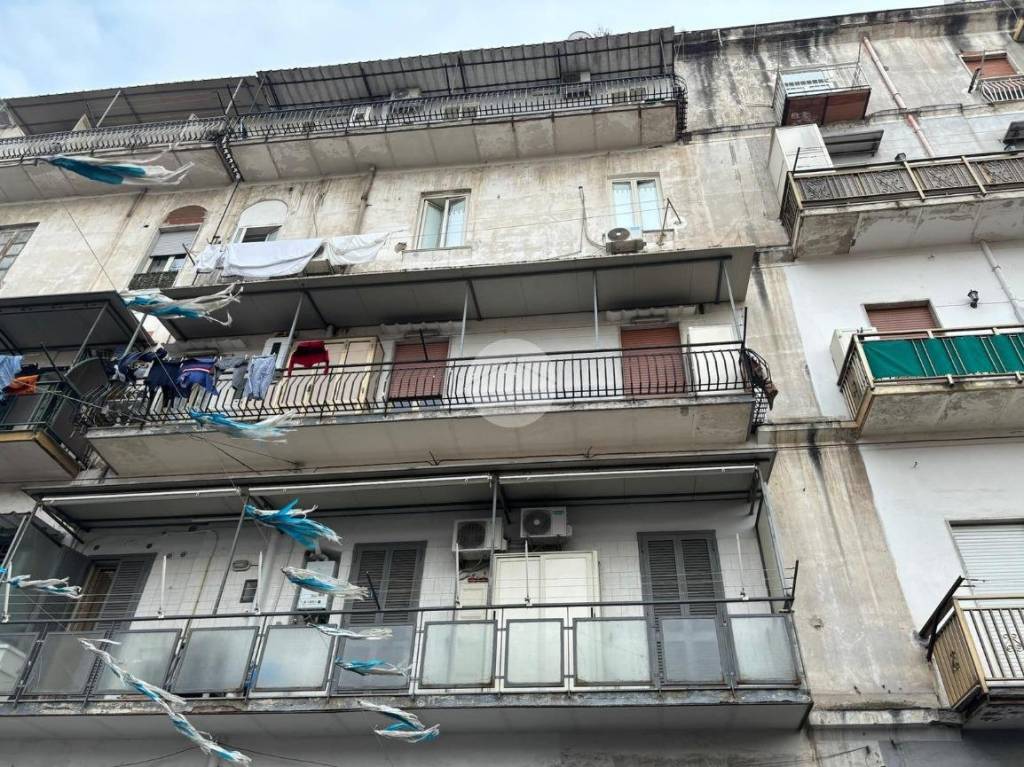 Appartamento in vendita a Napoli via San Cosmo Fuori Porta Nolana, 60